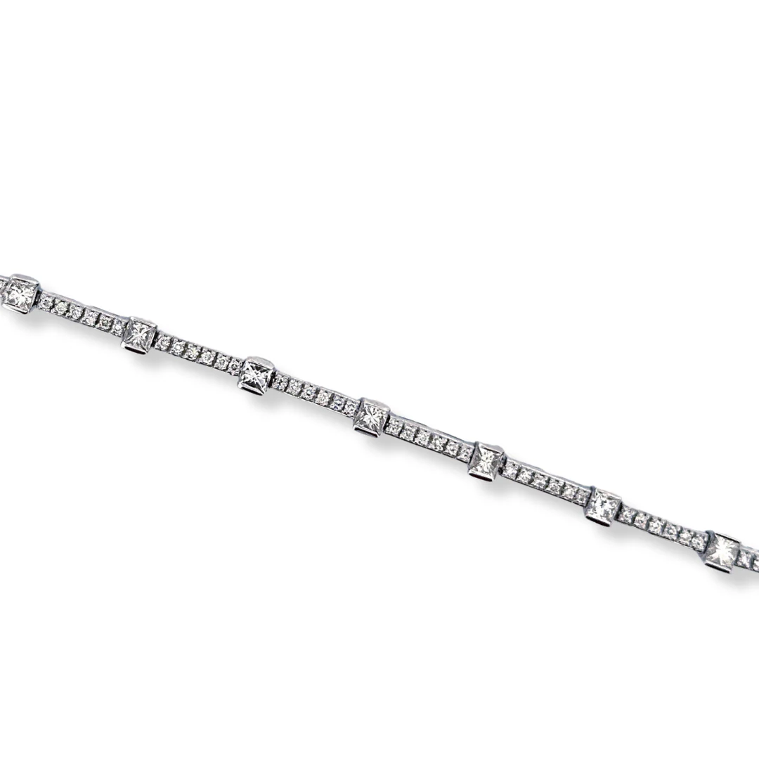 18ct gold diamond tennis bracelet - Image 3