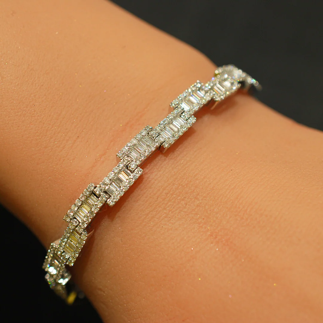 18ct gold diamond tennis bracelet - Image 4