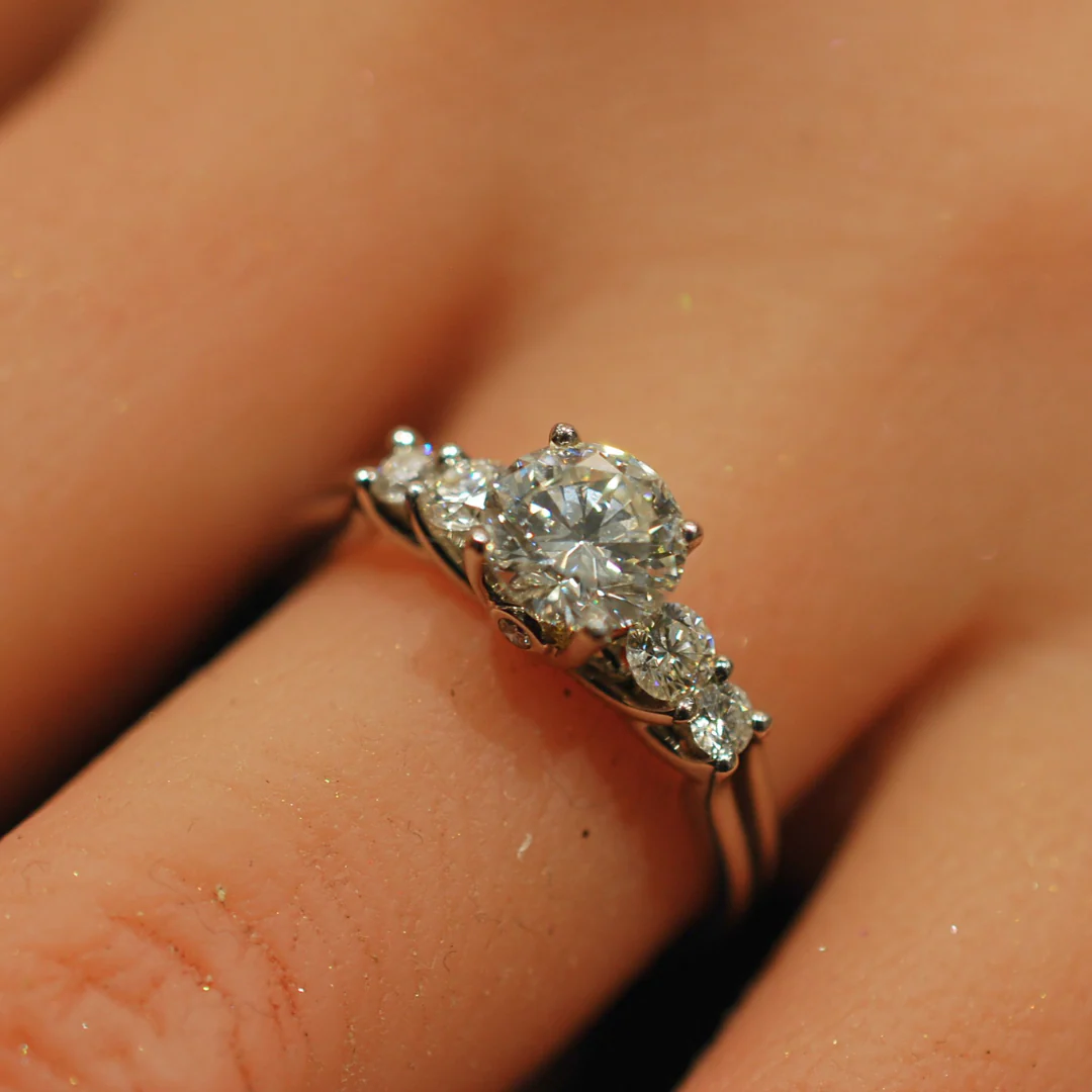 18ct gold diamond ring - Image 3