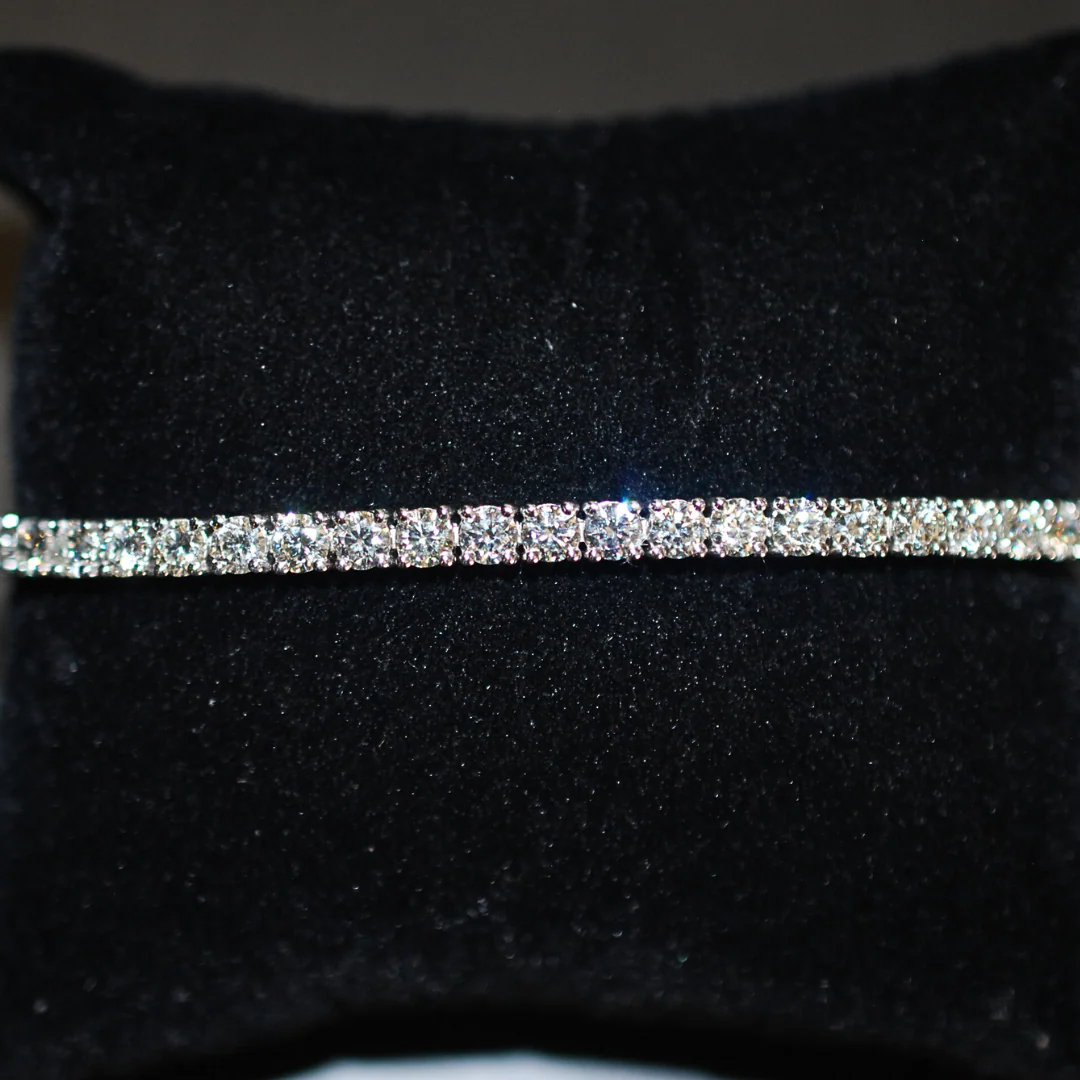 18ct gold diamond tennis bracelet - Image 3