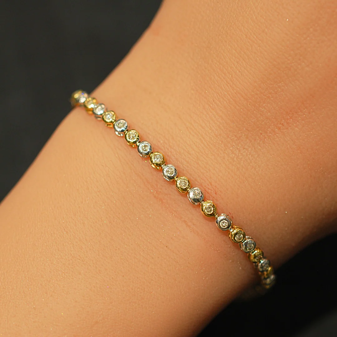 9ct 2/tone diamond bracelet - Image 3