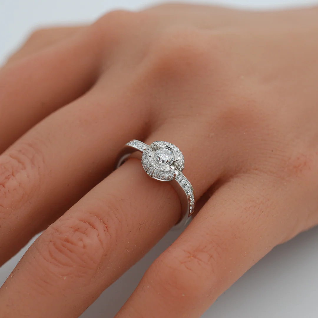 9ct gold diamond ring - Image 3